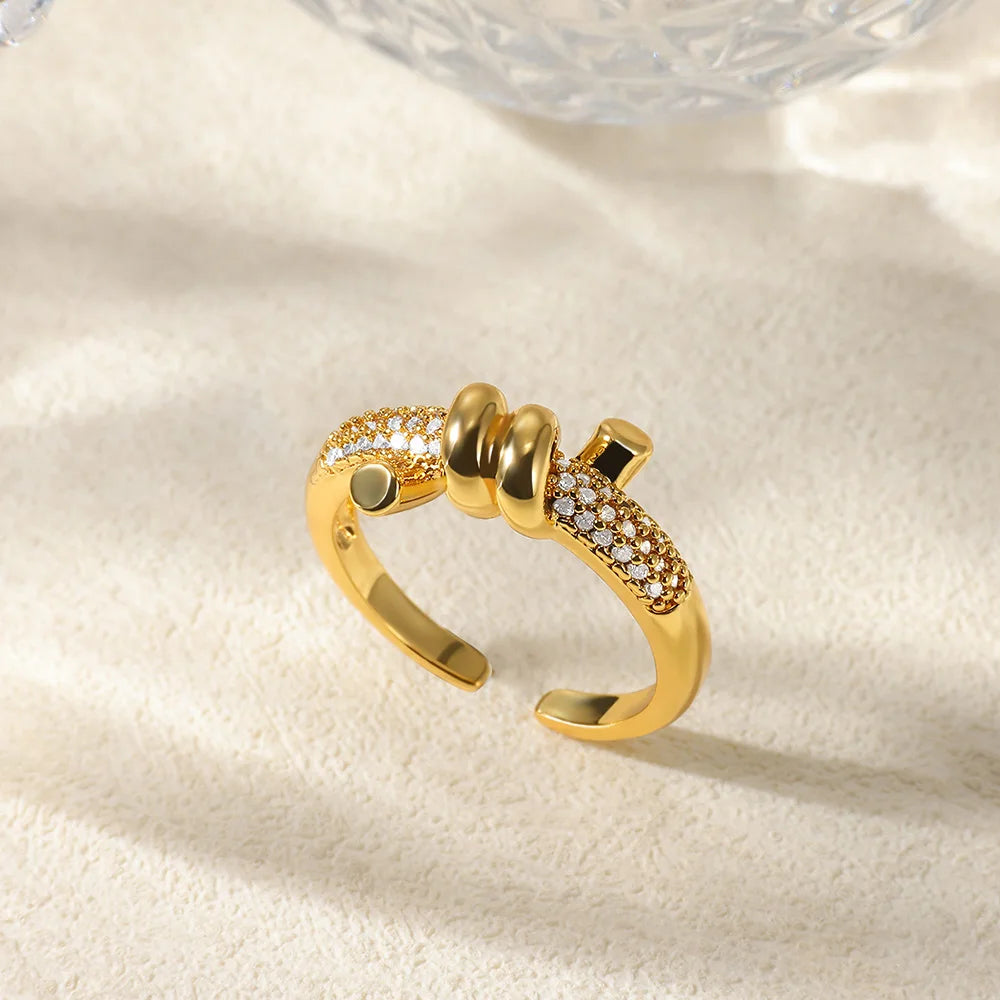 Twisted crystal ring ￼