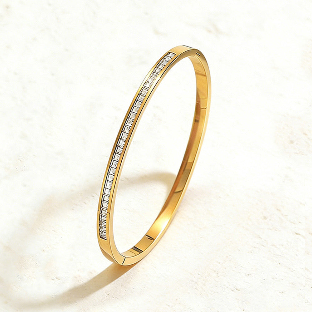 Crystal bangle ￼