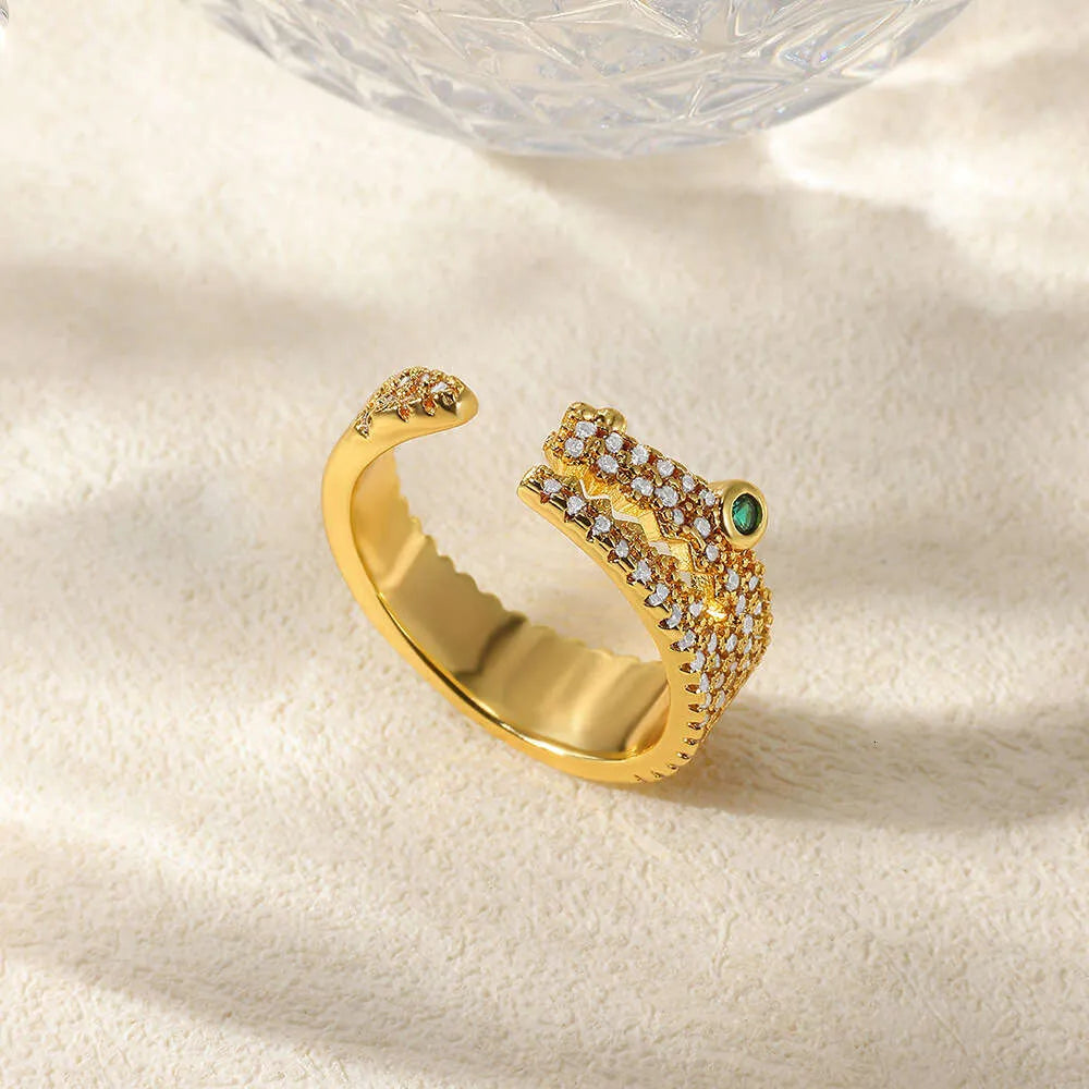 Crocodile ring