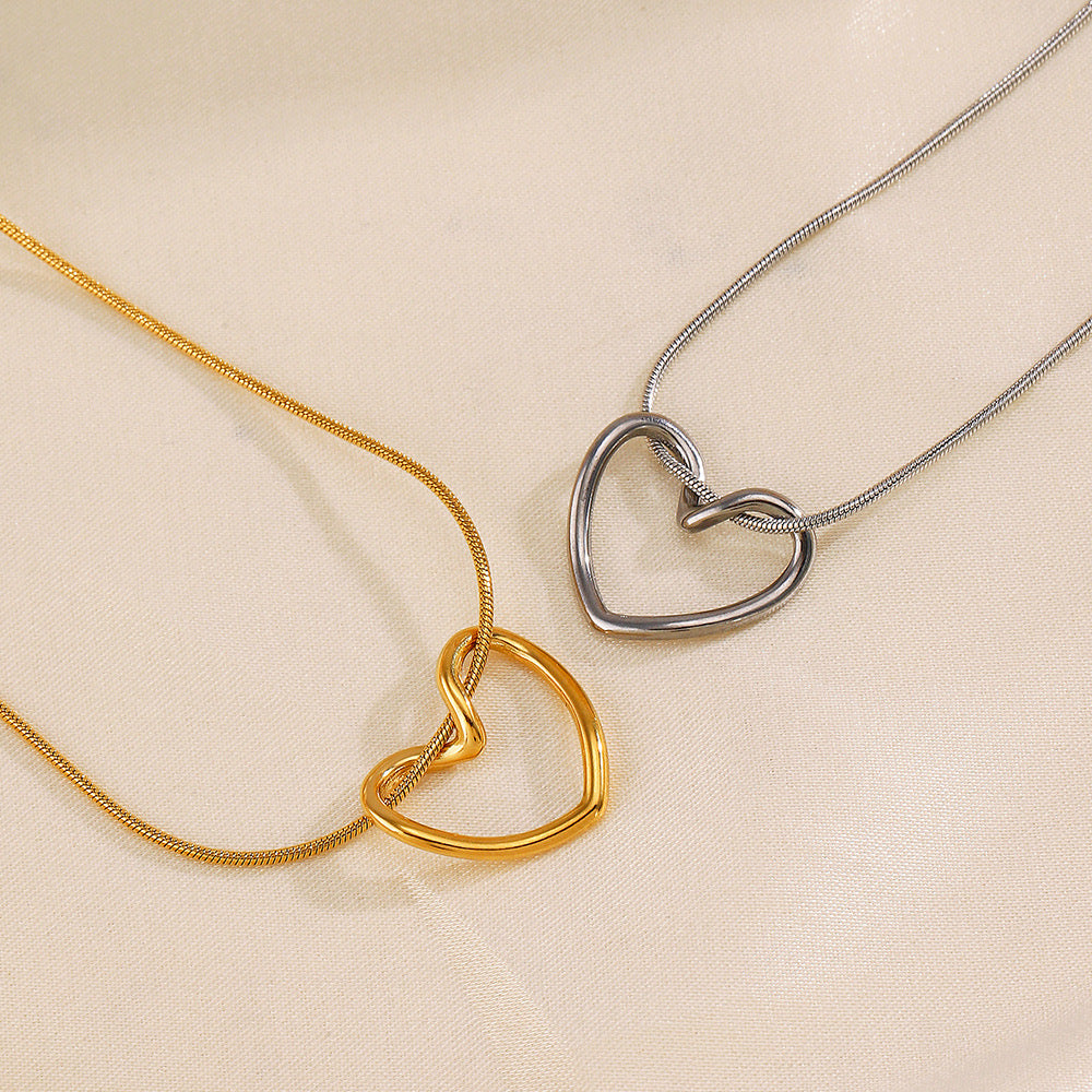 Heartline necklace